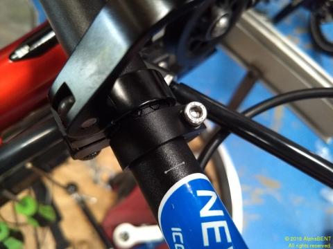 ICE pinking handlebar remembers its position and angle and is ready to clamp down